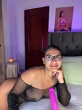 Snapshot of ema_zoe chatting on May 13, 2026, 12:06 am ema zoe online show from May 13, 2026, 12:06 am