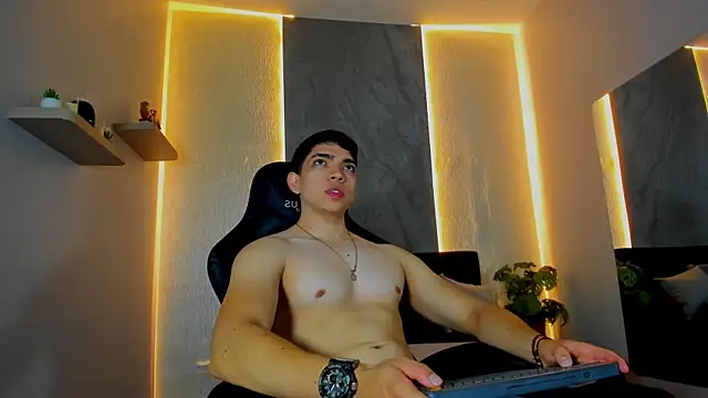 Eryonbradley online show from May 13, 2026, 12:06 am