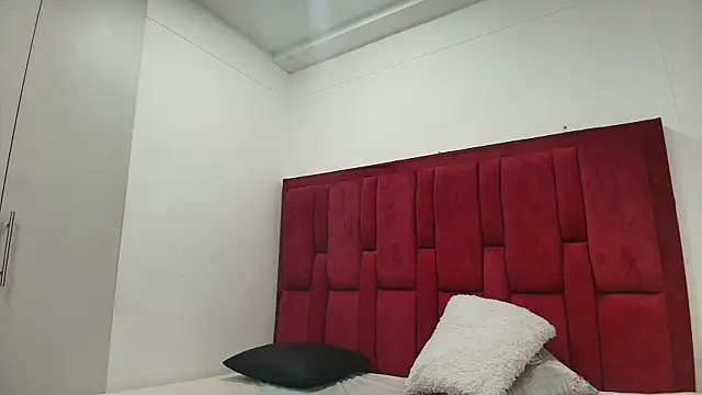 Snapshot of Mollyxketa1_ chatting on November 16, 2025, 12:15 am Mollyxketa1 online show from November 16, 2025, 12:15 am