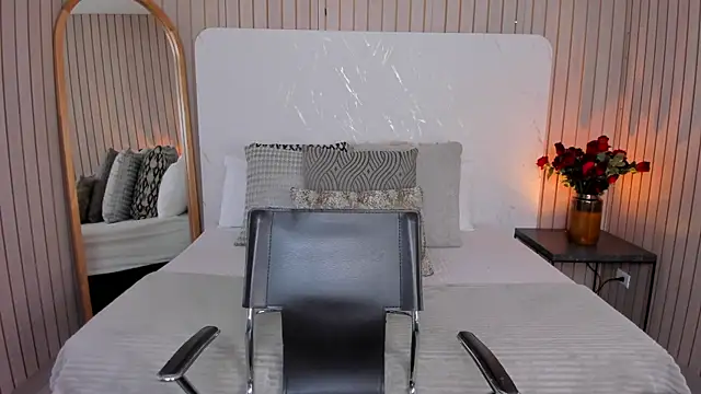 Snapshot of EmelyParker chatting on April 22, 2026, 2:07 am EmelyParker online show from April 22, 2026, 2:07 am