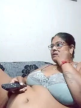 Snapshot of mileesha chatting on January 14, 2026, 6:33 pm mileesha online show from January 14, 2026, 6:33 pm