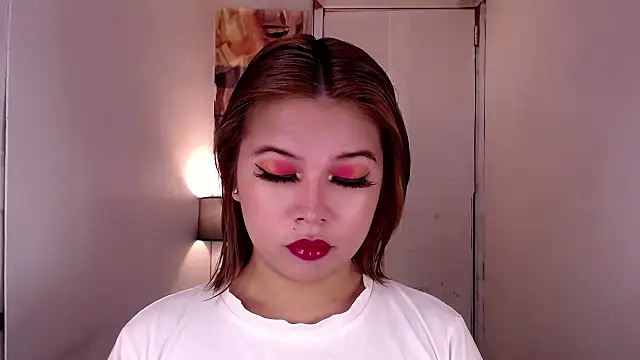 adorabletsforyouxx online show from September 15, 2025, 2:28 pm