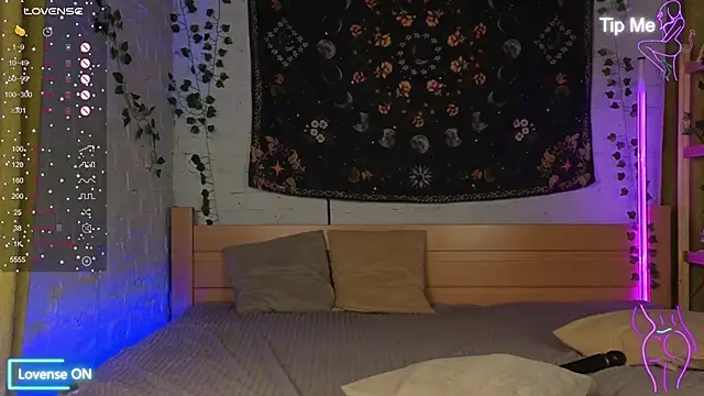 Snapshot of Bekky_Hammon chatting on October 29, 2025, 3:27 am Bekky Hammon online show from October 29, 2025, 3:27 am