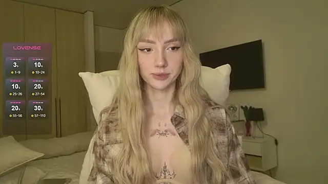 Snapshot of Lunainnk chatting on March 17, 2026, 12:57 am Lunainnk online show from March 17, 2026, 12:57 am