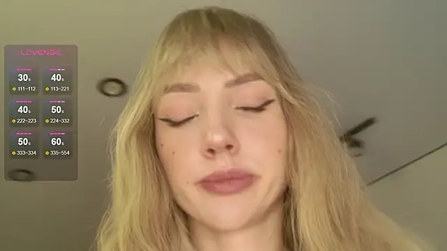 Snapshot of Lunainnk chatting on March 16, 2026, 5:44 am Lunainnk online show from March 16, 2026, 5:44 am