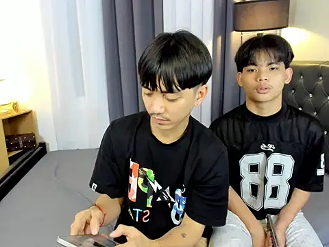 Snapshot of urhotasianboy chatting on October 9, 2025, 9:32 am urhotasianboy online show from October 9, 2025, 9:32 am