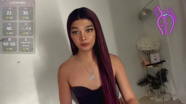 TrinityFucksYou online show from November 28, 2025, 3:23 pm