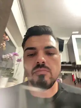 imooLoov online show from October 29, 2025, 4:39 pm