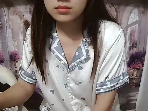 Linda-24 online show from December 14, 2025, 9:42 pm