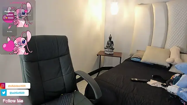 MiaVillalobos online show from October 1, 2025, 11:58 am