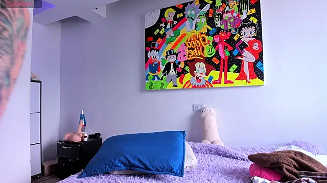 MiaVillalobos online show from March 15, 2026, 5:09 pm