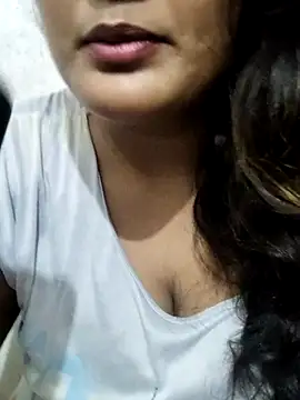 Cute pinkii online show from November 1, 2025, 8:03 pm