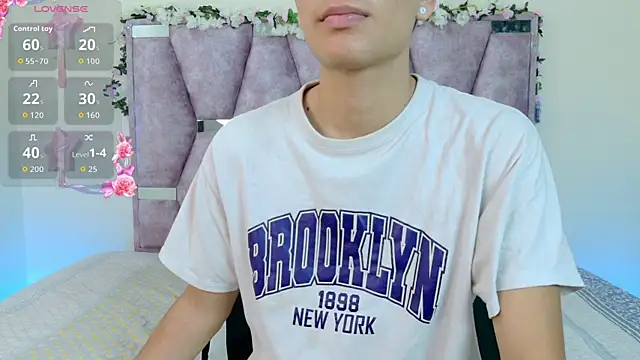 lana and liam  online show from November 18, 2025, 9:34 am