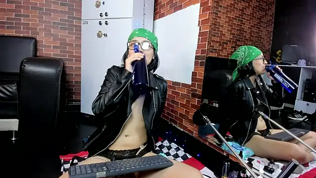 Snapshot of michaelmistress chatting on September 22, 2025, 12:00 pm michaelmistress online show from September 22, 2025, 12:00 pm