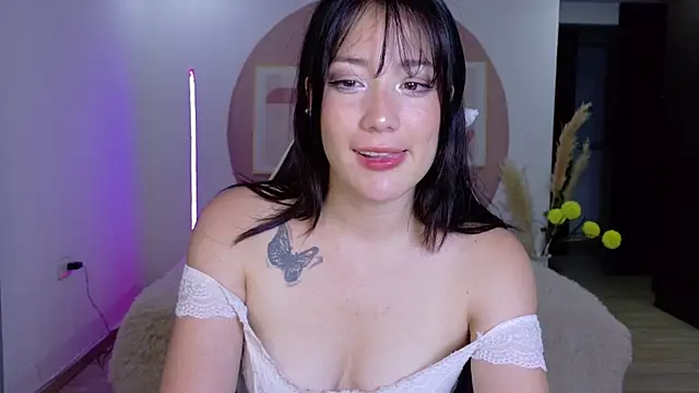 Eliih 01 online show from April 24, 2026, 2:46 am
