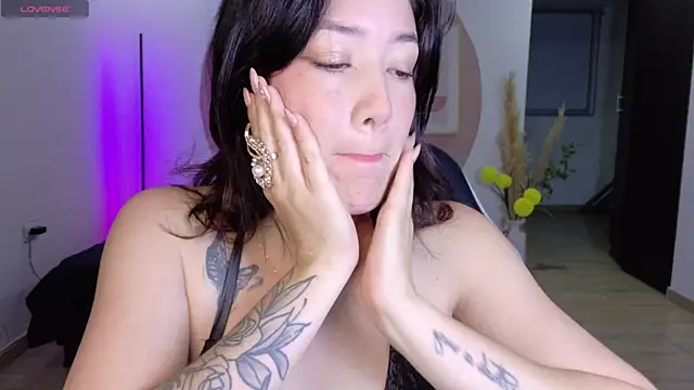 Eliih 01 online show from May 30, 2026, 9:15 am