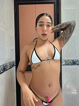 Snapshot of KaditaNavarro chatting on April 4, 2026, 4:35 pm KaditaNavarro online show from April 4, 2026, 4:35 pm