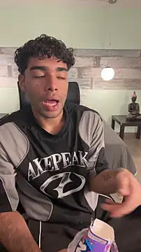 Snapshot of RaphaelDufort chatting on January 15, 2026, 4:54 pm RaphaelDufort online show from January 15, 2026, 4:54 pm