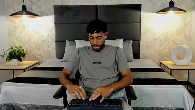 RaphaelDufort online show from September 23, 2025, 11:56 pm