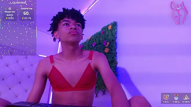 Snapshot of Ivone_Rose_ chatting on October 4, 2025, 12:39 pm Ivone Rose online show from October 4, 2025, 12:39 pm
