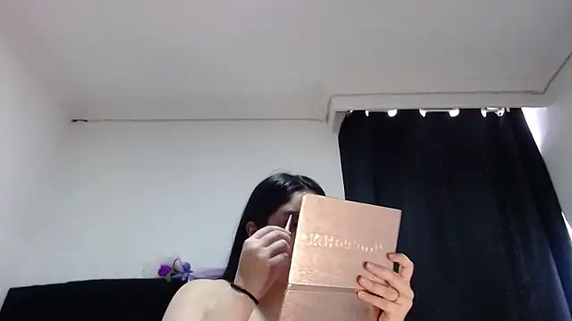 Electraweb 09 online show from September 24, 2025, 7:42 pm