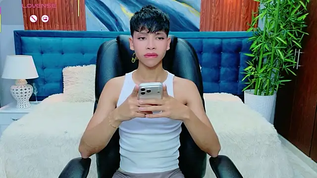 Snapshot of dilan_911 chatting on May 5, 2026, 6:33 pm dilan 911 online show from May 5, 2026, 6:33 pm