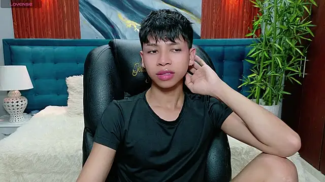 dilan 911 online show from December 15, 2025, 6:36 pm