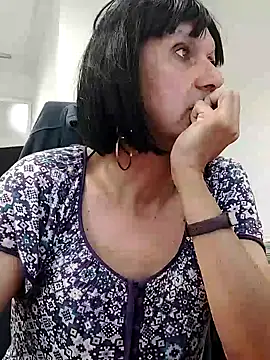Snapshot of Emily_de_Carla chatting on July 14, 2026, 1:39 pm Emily de Carla online show from July 14, 2026, 1:39 pm