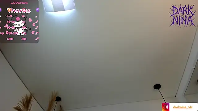 Snapshot of Dark_nina_ chatting on October 17, 2025, 3:21 am Dark nina online show from October 17, 2025, 3:21 am