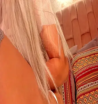 Snapshot of aishathornee chatting on April 6, 2026, 9:16 pm aishathornee online show from April 6, 2026, 9:16 pm