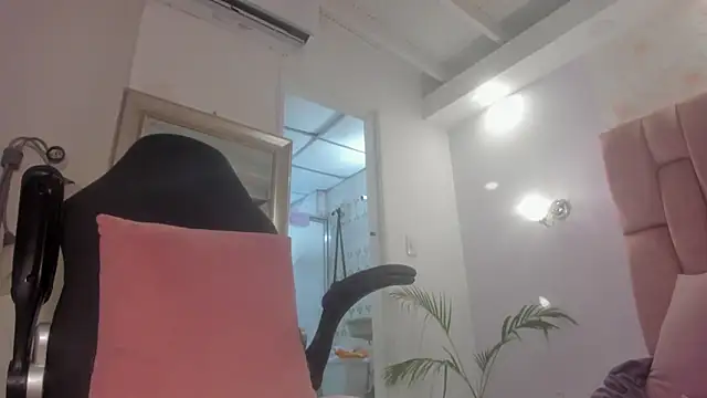 Snapshot of aishathornee chatting on March 30, 2026, 7:15 pm aishathornee online show from March 30, 2026, 7:15 pm