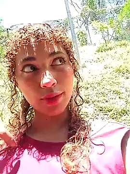 Snapshot of Vikyvoyeur chatting on October 2, 2025, 4:54 pm Vikyvoyeur online show from October 2, 2025, 4:54 pm