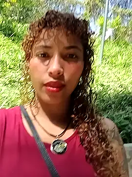 Snapshot of Vikyvoyeur chatting on November 7, 2025, 6:34 pm Vikyvoyeur online show from November 7, 2025, 6:34 pm