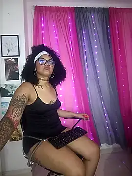 Snapshot of Darkflama1 chatting on September 12, 2025, 4:12 am Darkflama1 online show from September 12, 2025, 4:12 am