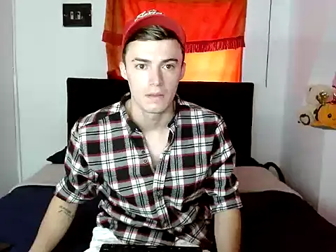 Snapshot of Ken_bigcock77 chatting on September 24, 2025, 5:08 pm Ken bigcock77 online show from September 24, 2025, 5:08 pm