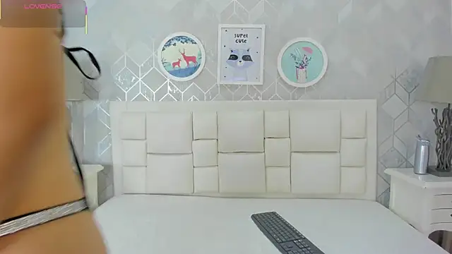 naia cox online show from April 11, 2026, 3:36 am