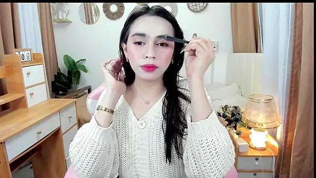 joyfulmartinaa online show from October 7, 2025, 2:40 pm