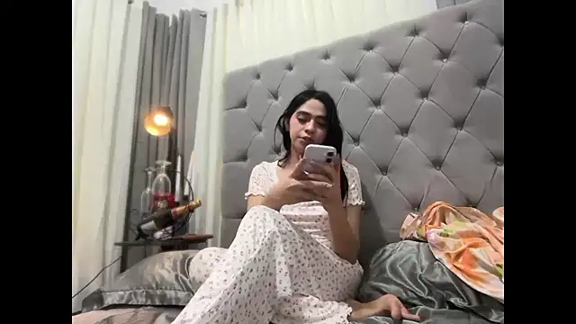 Snapshot of joyfulmartinaa chatting on May 5, 2026, 6:44 pm joyfulmartinaa online show from May 5, 2026, 6:44 pm
