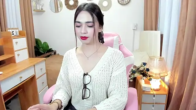 joyfulmartinaa online show from September 28, 2025, 5:53 pm