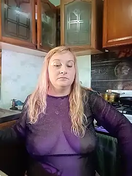 Snapshot of XHelenaX90 chatting on October 19, 2025, 12:30 pm XHelenaX90 online show from October 19, 2025, 12:30 pm