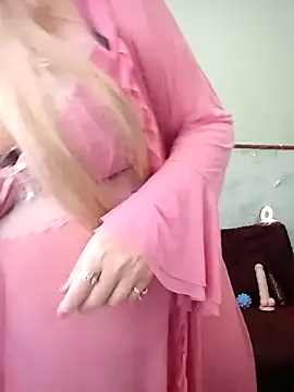 Snapshot of XHelenaX90 chatting on January 23, 2025, 7:43 am XHelenaX90 online show from January 23, 2025, 7:43 am