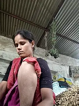 Hot-ilaiy online show from October 27, 2025, 3:40 am