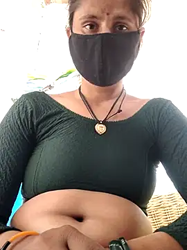 Hot-ilaiy online show from November 22, 2025, 8:24 am