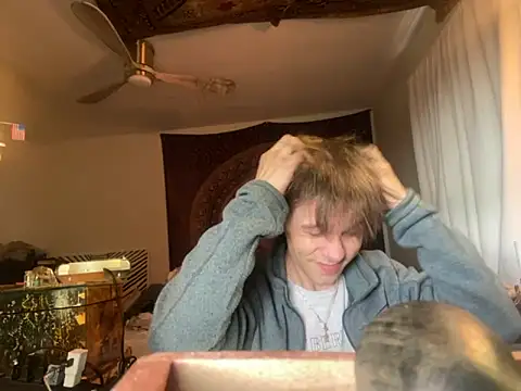 Snapshot of XanderOzzz chatting on November 8, 2025, 5:16 pm XanderOzzz online show from November 8, 2025, 5:16 pm