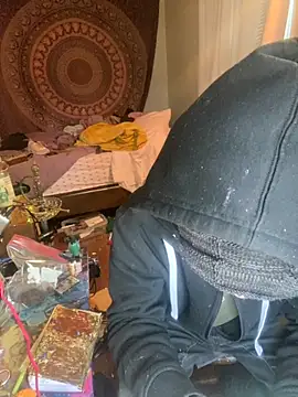 Snapshot of XanderOzzz chatting on December 1, 2025, 8:21 pm XanderOzzz online show from December 1, 2025, 8:21 pm