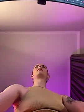 bigJuicyPussy online show from February 22, 2026, 1:57 pm