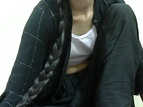 Snapshot of smallcuute chatting on November 16, 2025, 11:19 pm smallcuute online show from November 16, 2025, 11:19 pm