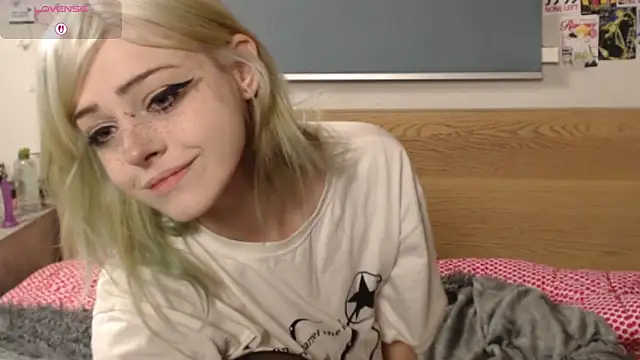 triplebakaaa online show from November 18, 2025, 7:06 pm