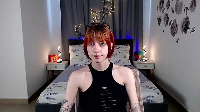Snapshot of AveryLia chatting on September 11, 2025, 11:27 pm AveryLia online show from September 11, 2025, 11:27 pm