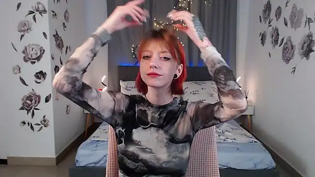 Snapshot of AveryLia chatting on October 9, 2025, 7:31 am AveryLia online show from October 9, 2025, 7:31 am